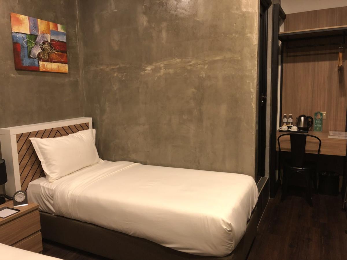 K Boutique Hotel Телук-Інтан Екстер'єр фото