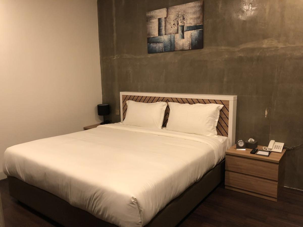 K Boutique Hotel Телук-Інтан Екстер'єр фото